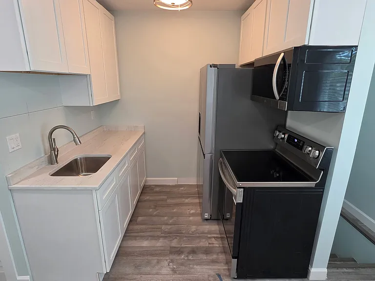 714 Gotham Ct #2 — Photo 2