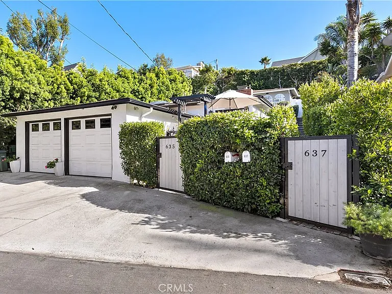 637 Saint Anns Dr — Photo 36