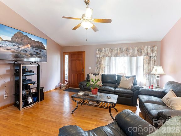 3rd image of 37 Harold Sluder Rd