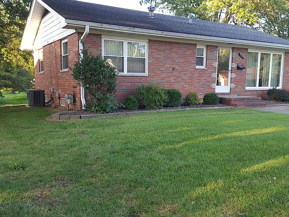 2nd image of 715 Roanoke Dr