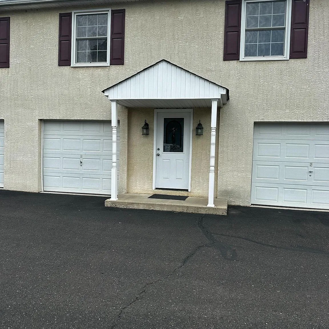 2 bed, 1.0 bath, 4076 sqft, $2,200 — Photo 1