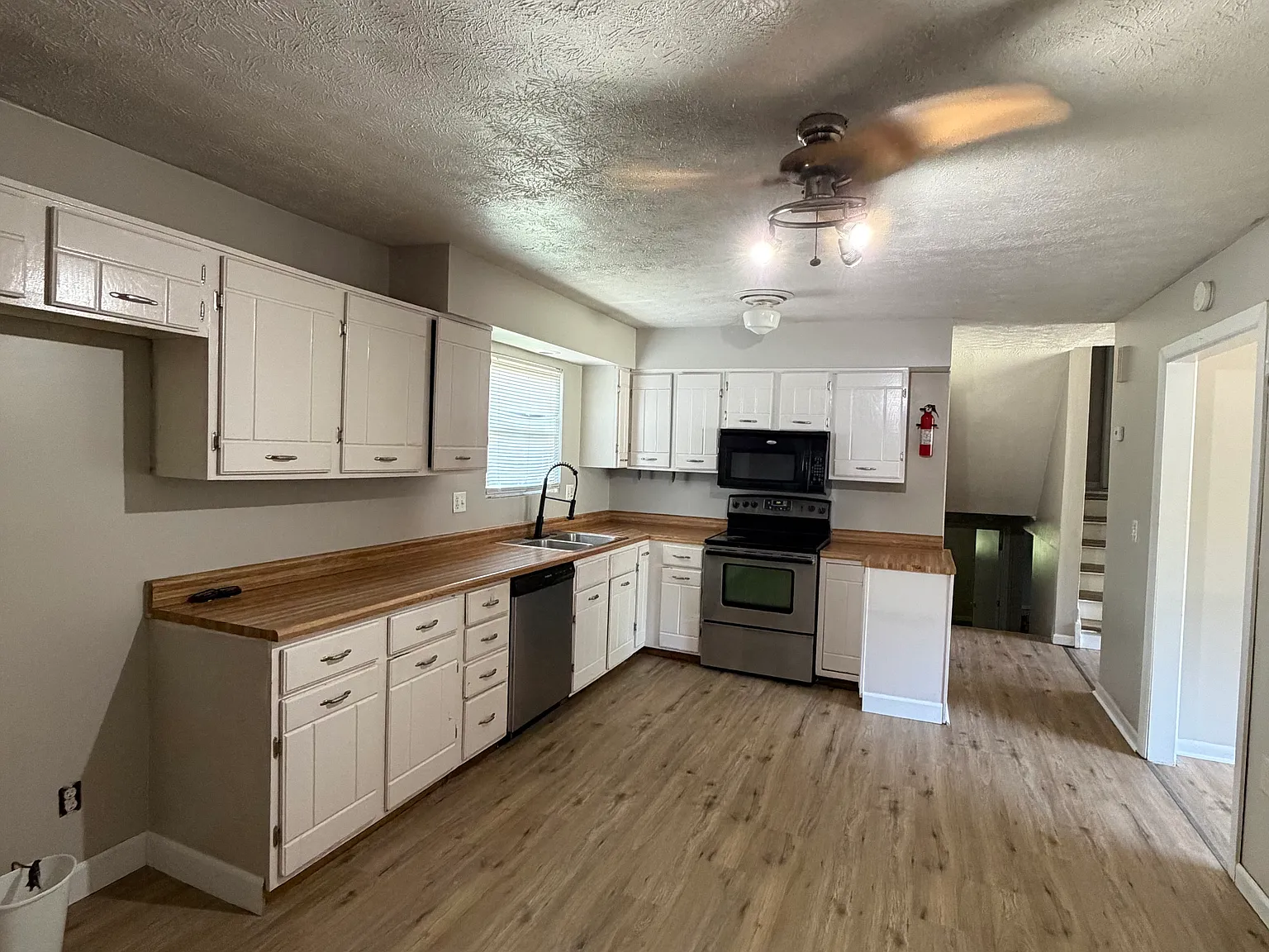 3 bed, 1750 sqft, $2,350 — Photo 3