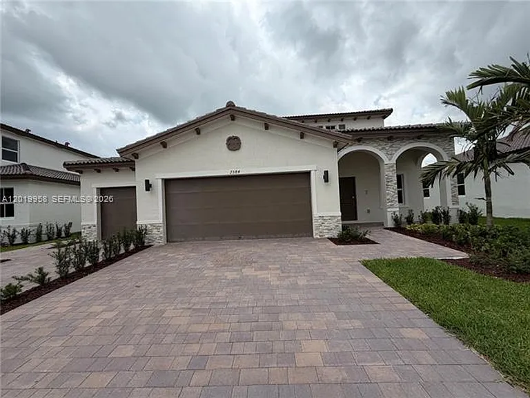 2384 SE 29th Dr — Photo 1