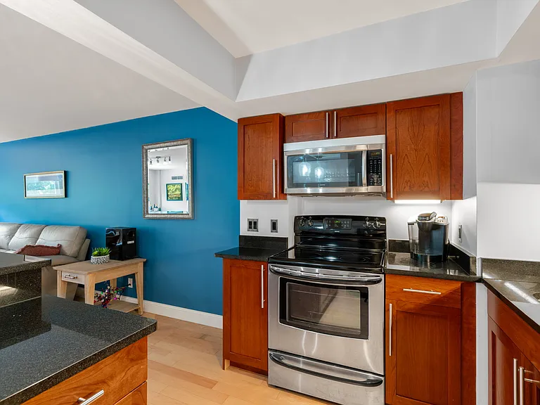 1600 Beacon St #807 — Photo 8