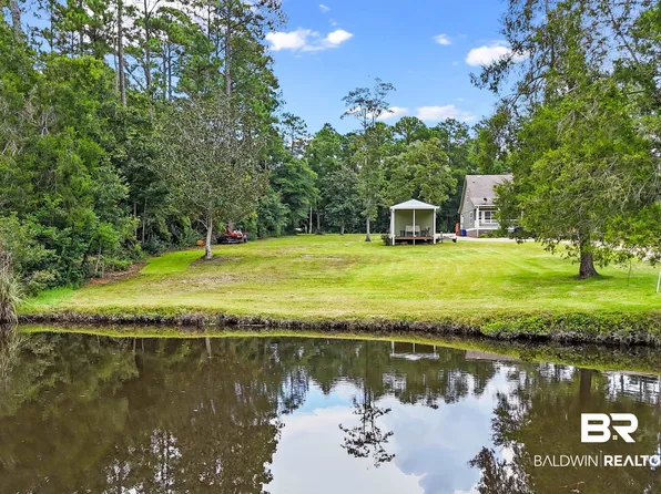9441 Woodland Dr, Elberta, AL 36530