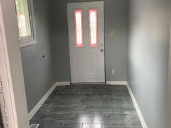 3rd image of 17319 Greenbay Ave