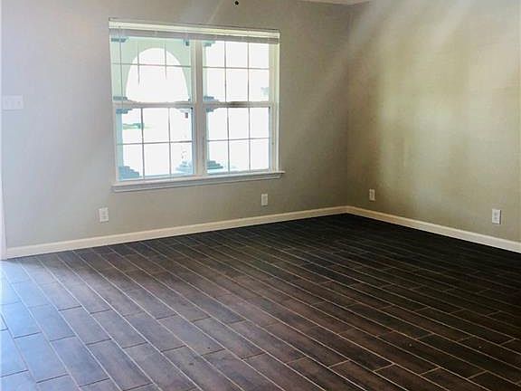 4th image of 4004 Fitzhugh Ave