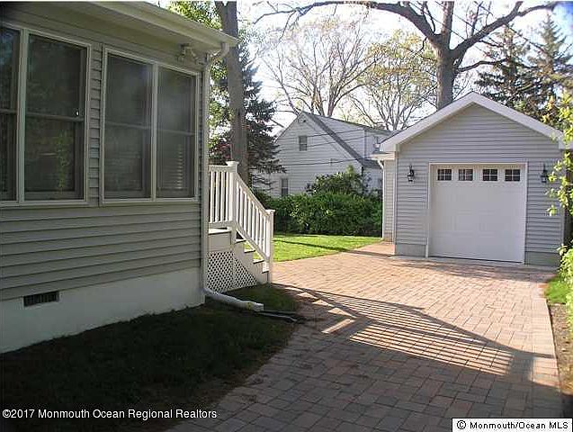 2nd image of 10 Elizabeth Ct