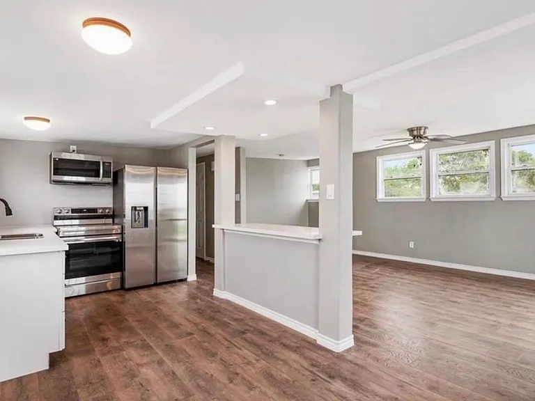 5202 County Road 469 — Photo 3