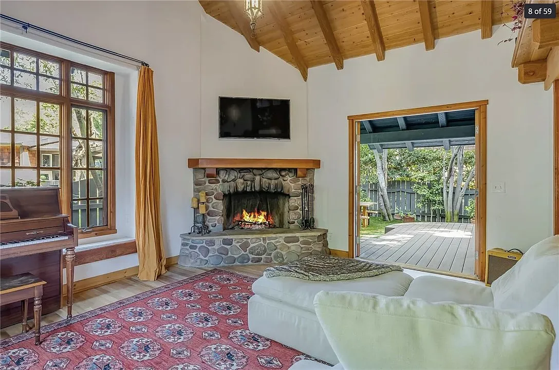 2 bed, 1312 sqft, $6,500 — Photo 3
