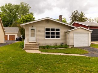 1326 N Harrison St, Algonquin, IL 60102