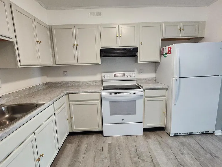 109 Chaucer Rd #B — Photo 10