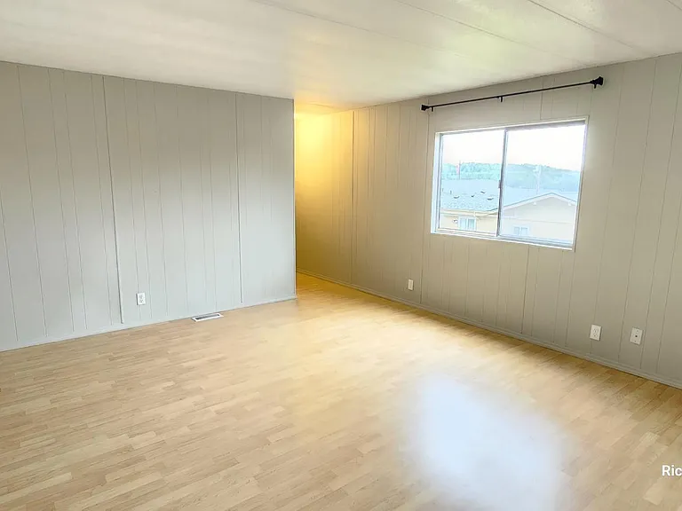 10012 Overlook Dr NW — Photo 10