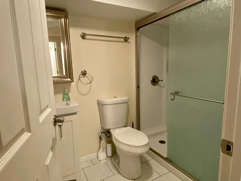 2845 N Southport Ave #1F — Photo 20