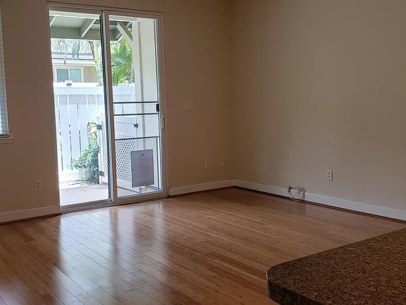 2nd image of 92-1528 Aliinui Dr #5