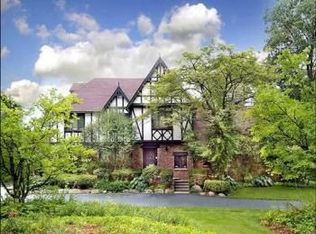 3123 Old McHenry Rd, Long Grove, IL 60047