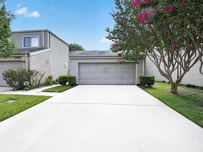 1344 Chardonnay Dr — Photo 40