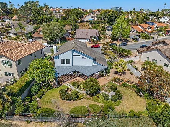 4th image of 3711 Overpark Rd