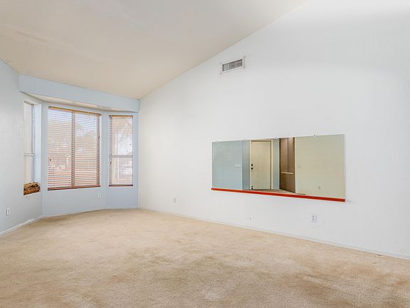 3rd image of 4225 W Ross Ave