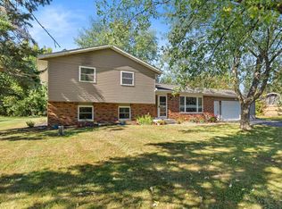 1552 Agnes Dr, Stevens Point, WI 54482