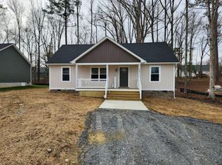 711 3rd St, Blackstone, VA 23824