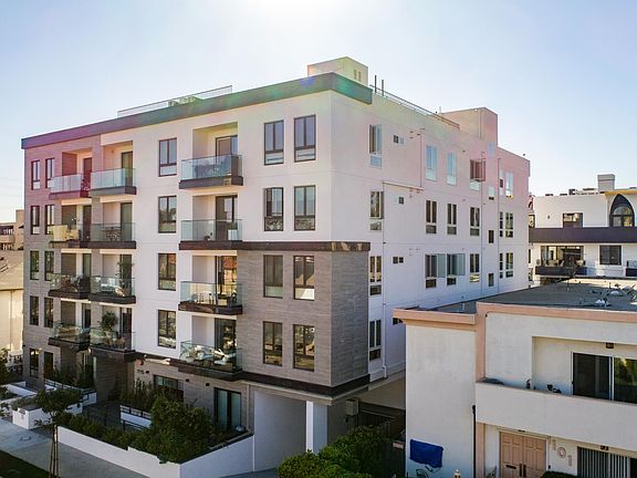 2nd image of 1115 Cardiff Ave #303