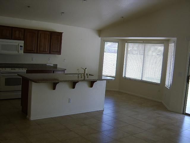 1st image of 1159 W Raven Dr
