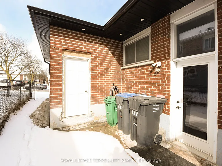 48 Montjoy Cres — Photo 30