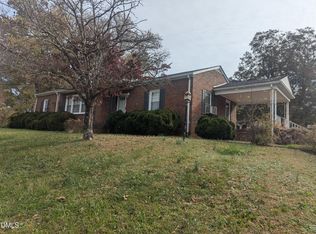 821 W Sycamore St, Chase City, VA 23924