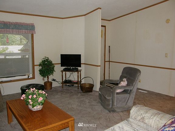 2nd image of 178 East Wishkah Road