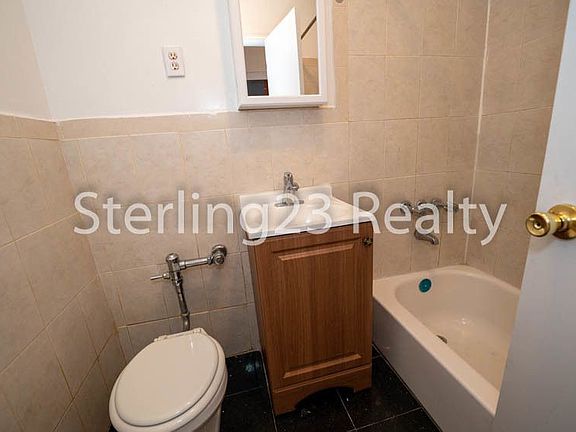 5th image of 4318 44th St APT 3E