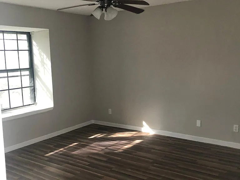 Teakwood Ln — Photo 6
