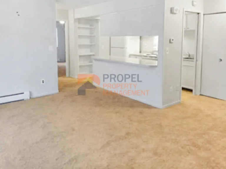 500 N Liberty St #11 — Photo 7