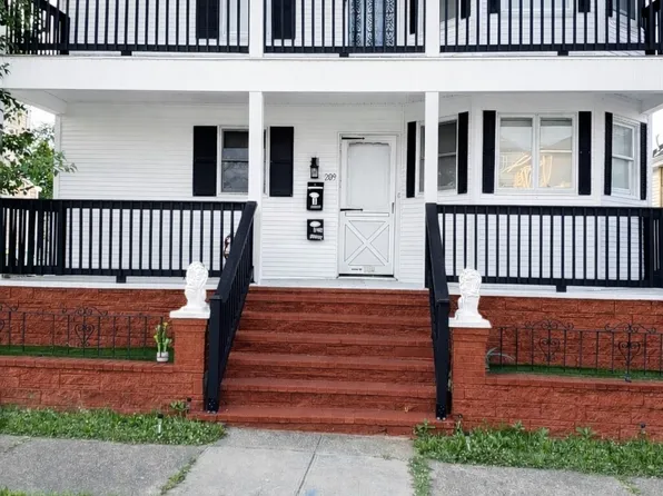 209 Princeton St Unit 2, New Bedford, MA 02745