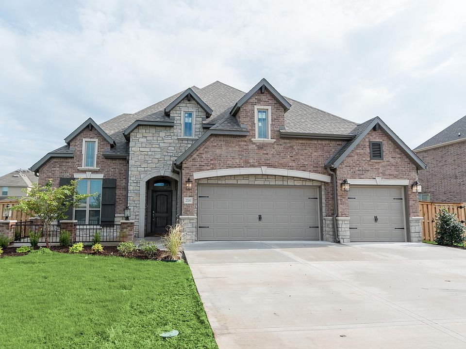 1st image of 2700 W Amour Dr
