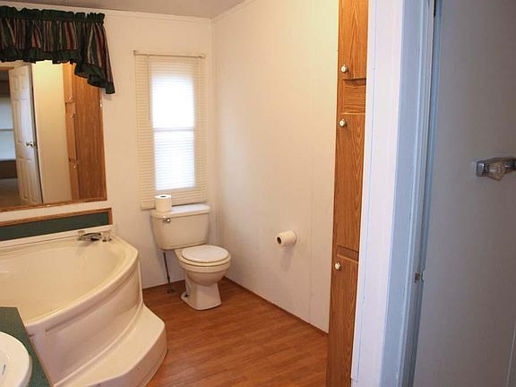 4th image of 1090 Logwood Ln