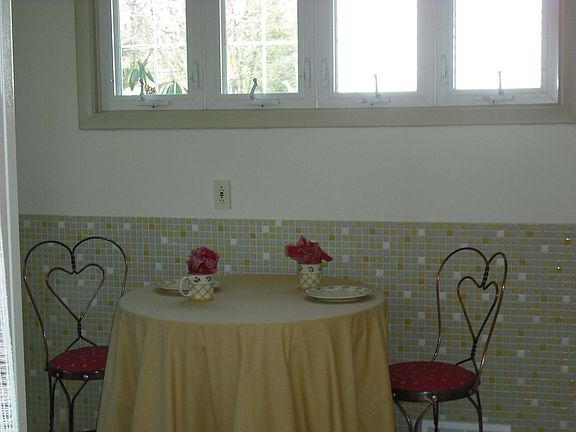 Eat-in Kitchen
