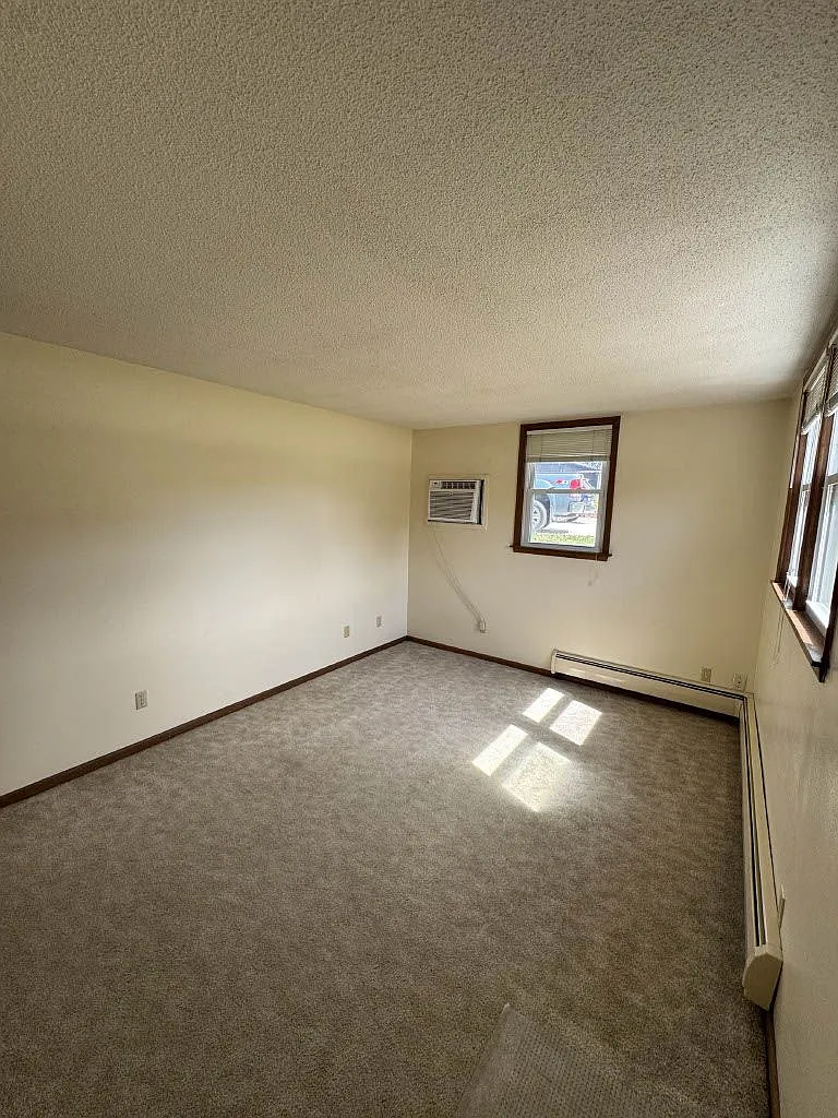 1 bed, 1.0 bath, $800 — Photo 3