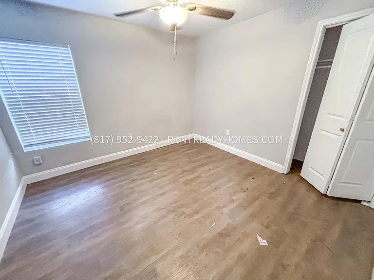 2312 Cass St — Photo 5