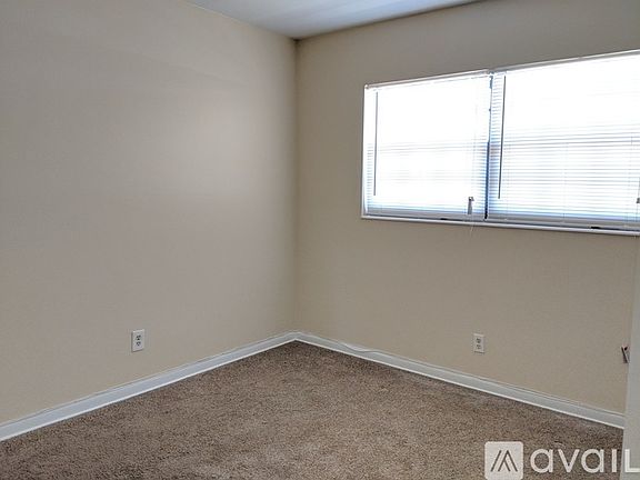 5th image of 318 Southwind Dr #12