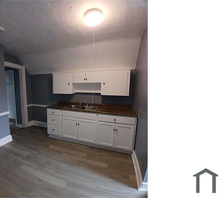 3rd image of 3459 E 114th St #3