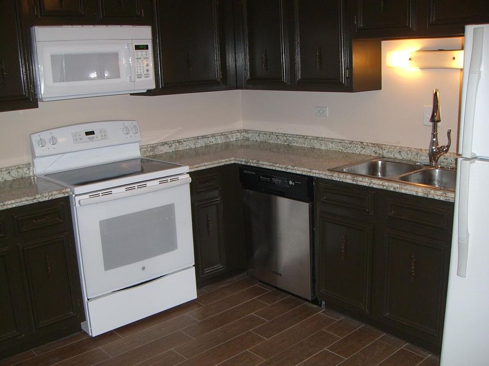 1st image of 9463 Bay Colony Dr APT 1