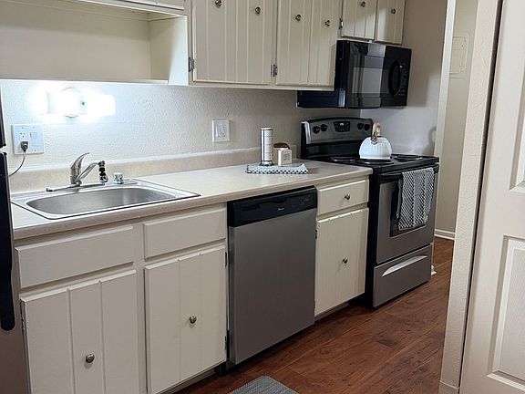 2nd image of 1240 Elizabeth St #205