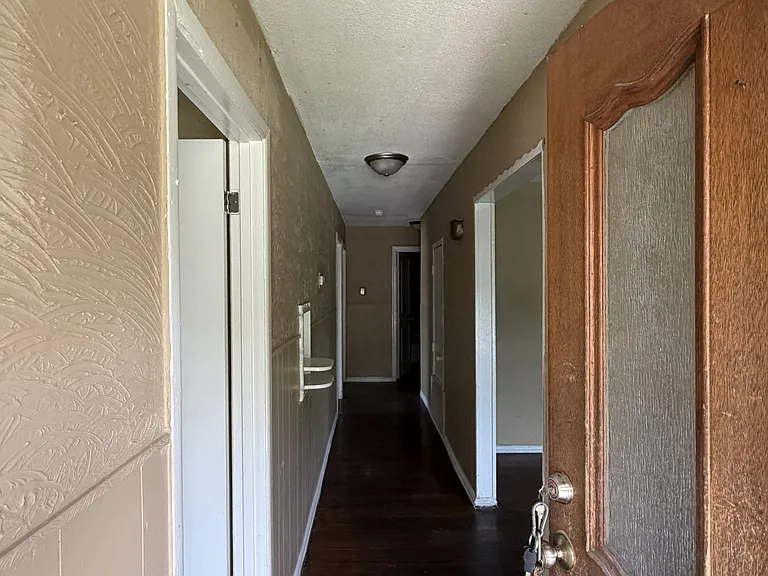 502 W Academy St — Photo 2