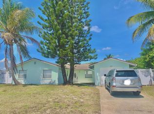 8956 SE Sandy Ln, Hobe Sound, FL 33455