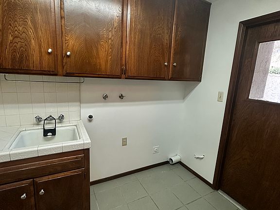 3rd image of 5440 N West Ave