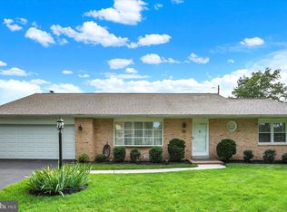 528 Fairway Dr, Camp Hill, PA 17011