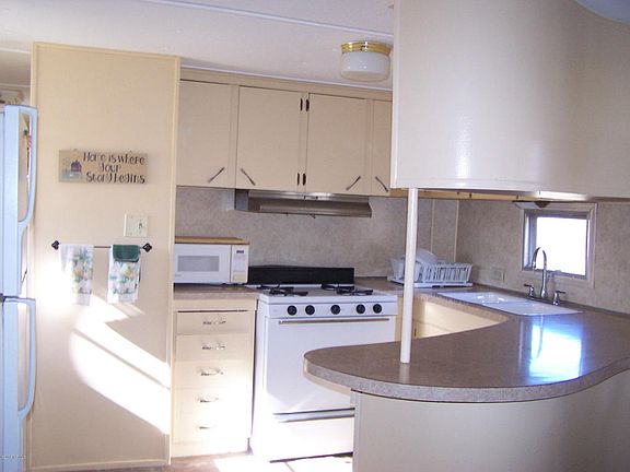 2nd image of 2220 W Camino Amigo