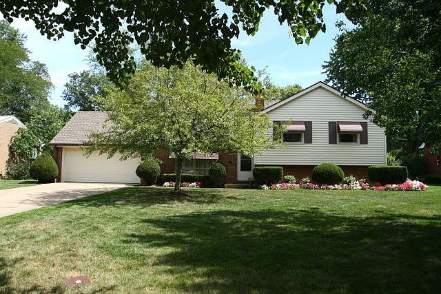 1st image of 155 Duff Dr