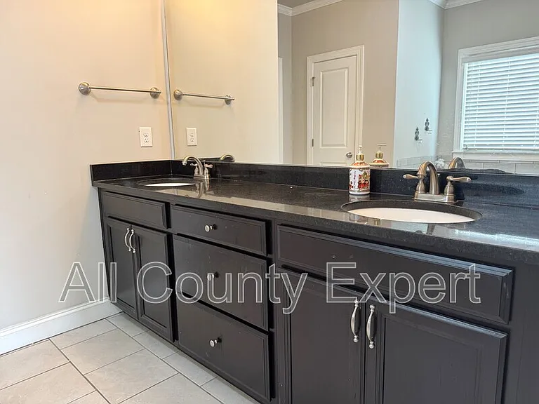 1674 Fairview Dr — Photo 20